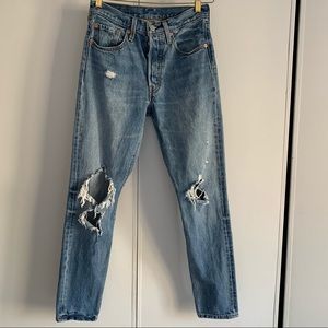 Levi’s 501 Skinny distressed jean